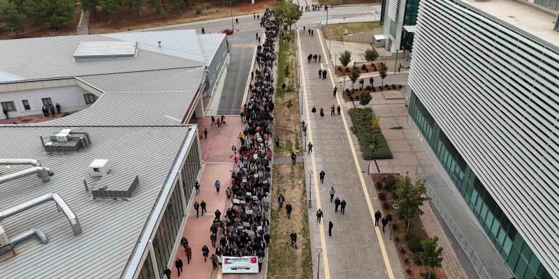 Uşak’ta üniversite öğrencilerinden Filistin’e destek yürüyüşü