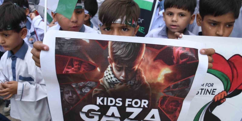 Pakistan’da İsrail’in Gazze’ye yönelik saldırıları ikinci yılında protesto edildi