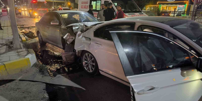 Van’da zincirleme kaza: 4 yaralı