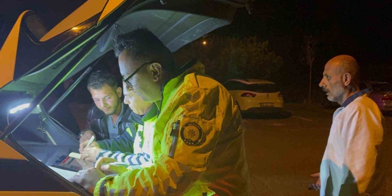 Gazeteciye tepki gösteren alkollü sürücüye baba azarı