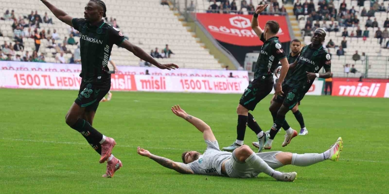 Trendyol Süper Lig: Konyaspor: 0 - Kocaelispor: 1 (İlk yarı)