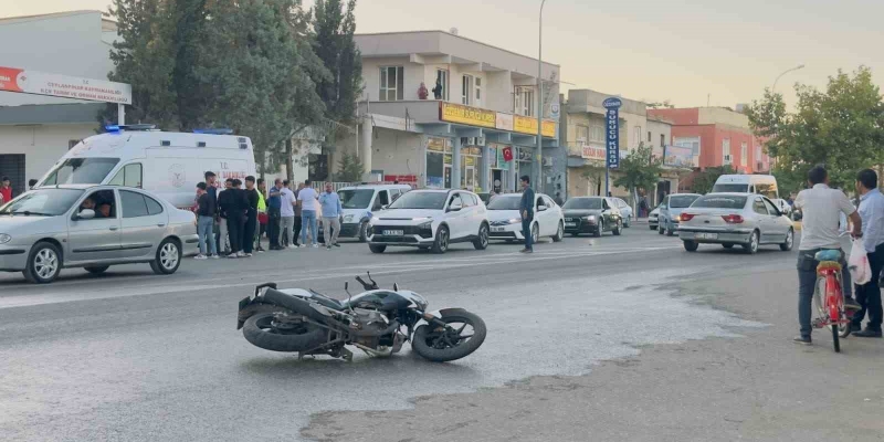 Şanlıurfa’da otomobil ile motosiklet çarpıştı: 1 yaralı