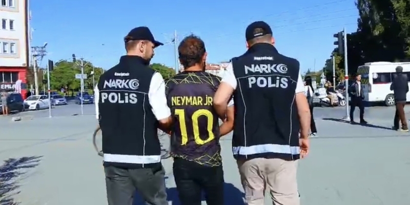 Polis ekipleri çevreye rahatsızlık verenlere müsaade etmiyor