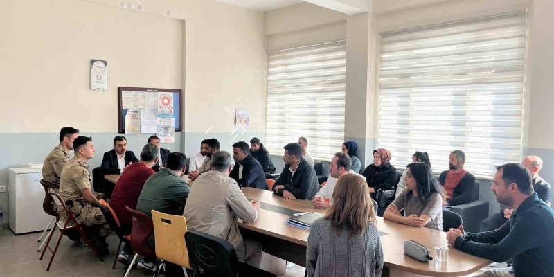Kaymakam Atış, öğretmenlerle bir araya geldi