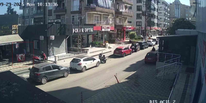 7 bin liralık dondurma dolu sepeti çaldı, marketten alışveriş yaparcasına yoluna devam etti: O anlar kamerada