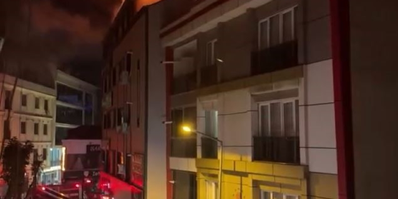Küçükçekmece’de yangın paniği