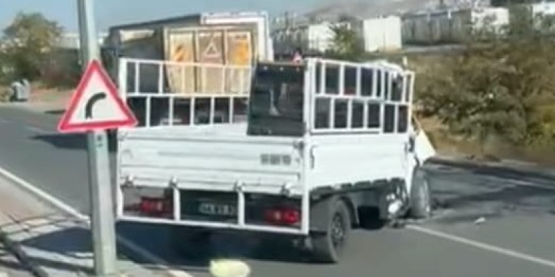 Malatya’da hafriyat kamyonu ile kamyonet çarpıştı: 1 ölü