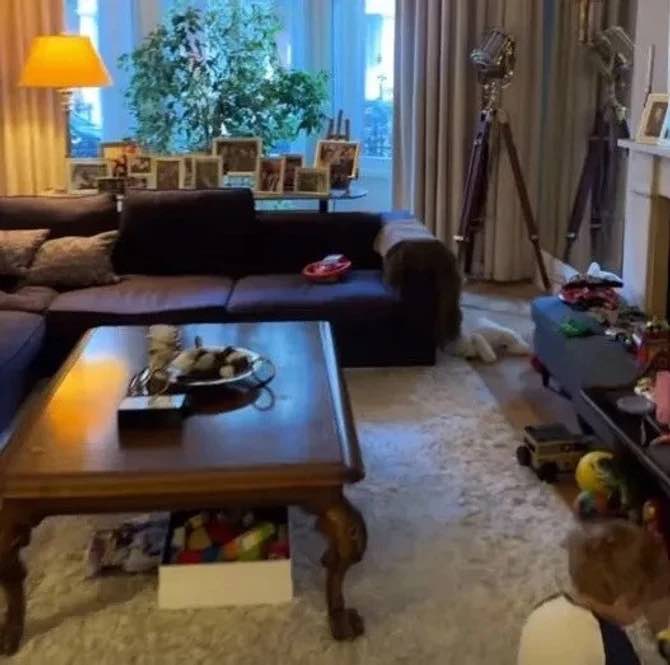 aslisah alkoclar londra daki evini paylasti