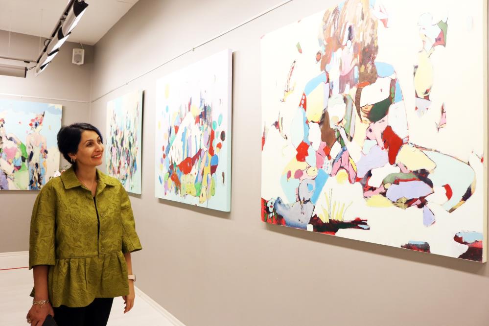 ressam belgin akin sanko sanat galerisi nde resim sergisi acti