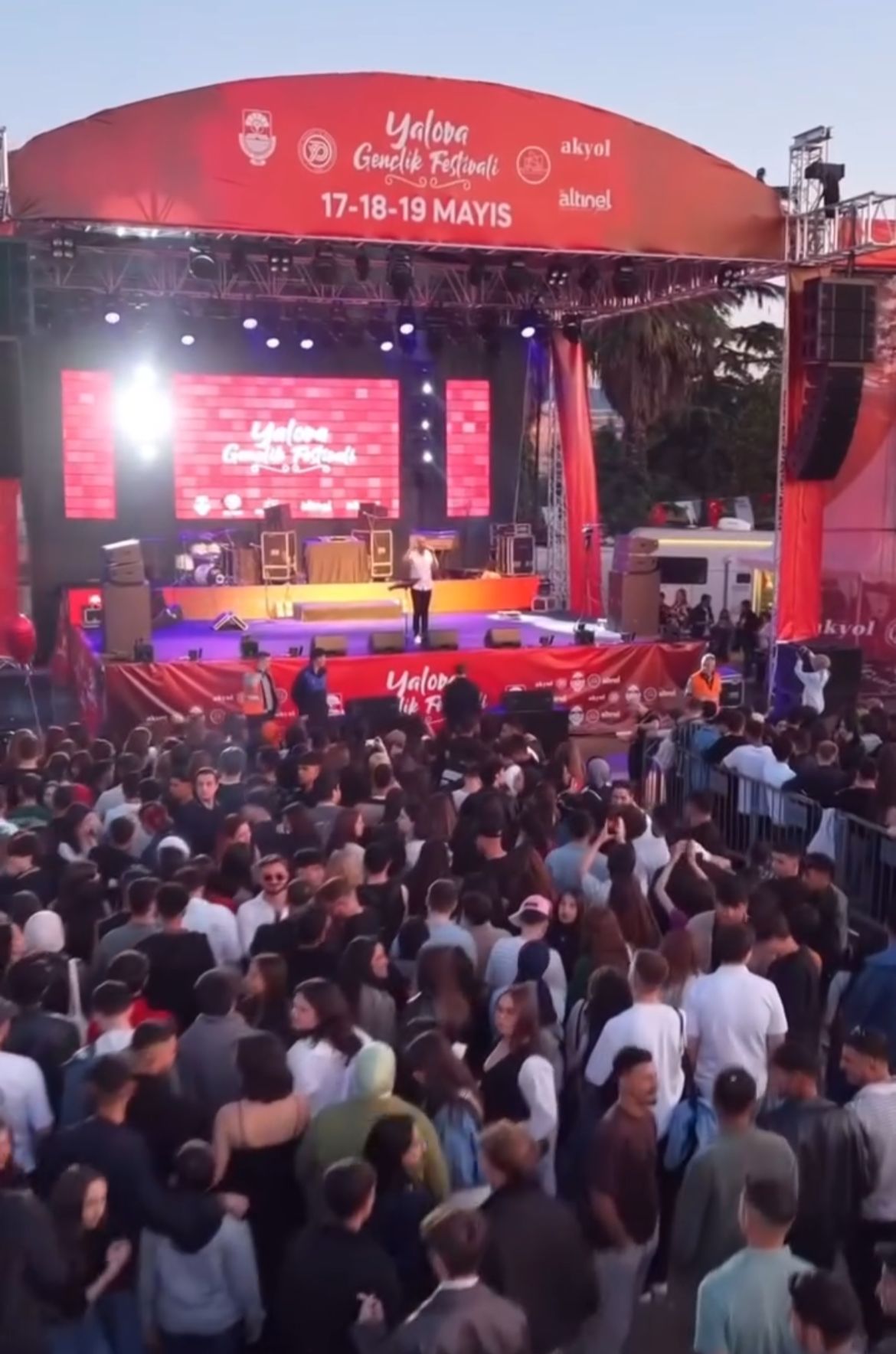 yalova genclik festivali nde eren can hamzacelebi ruzgari