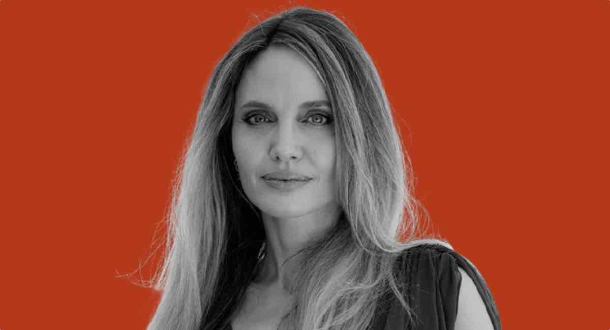 Angelina Jolie Komedide Oynayacak!