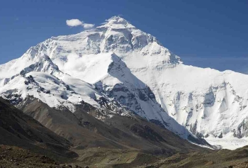 Everest Dahil Üç Himalayalar Zirvesinden 11 Ton Çöp Toplandı! 
