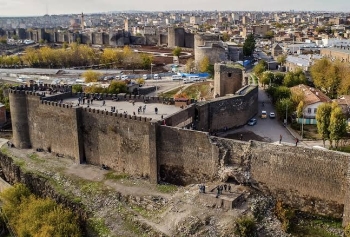 Özüm Sabay Diyarbakır'da Neler Yaşadı? 
