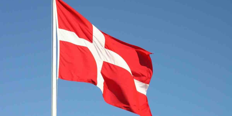 Danimarka Yabancı Bayrak Asılmasını Yasaklıyor! 