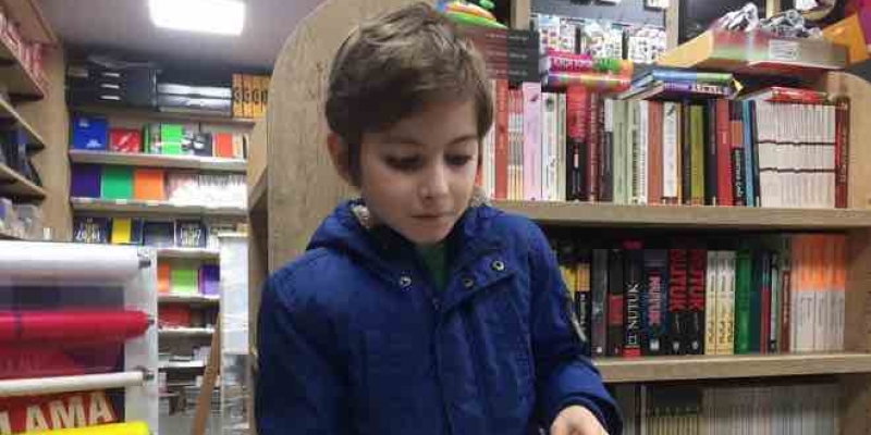 10 Yaşındaki Atakan'ın Kitap Bilgisi Hayret Ettirdi! 