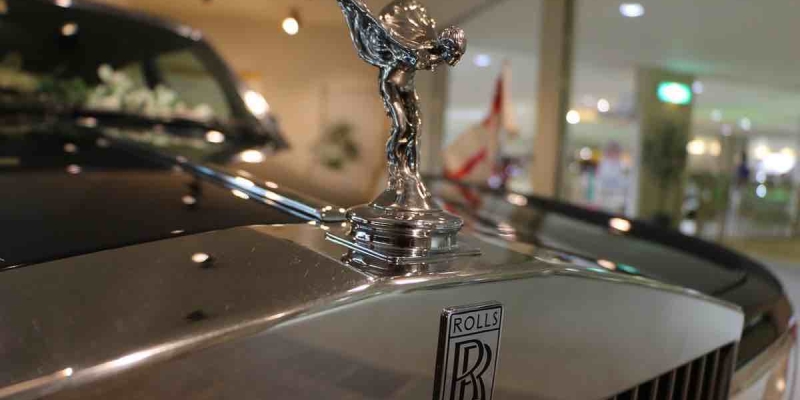 Dünyanın En Pahalı Arabası! Rolls Royce'un Yeni Modeli 28.5 Milyon Euro! 