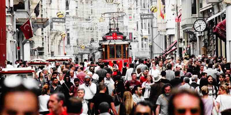 Ünlülerden Taksim'de Yaşanan Patlama İle İlgili Dikkat Çeken Paylaşımlar! Tepkilerini Dile Getirdiler!