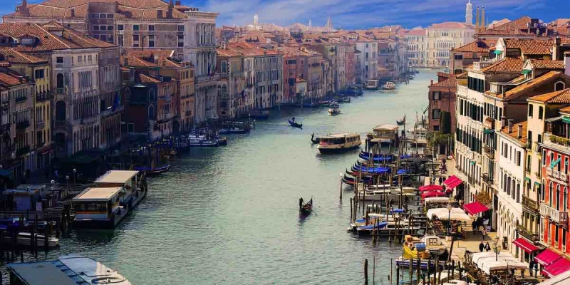 Venedik'ten Turist Yoğunluğuna Karşı 2024 Yılında İki Yeni Karar! 