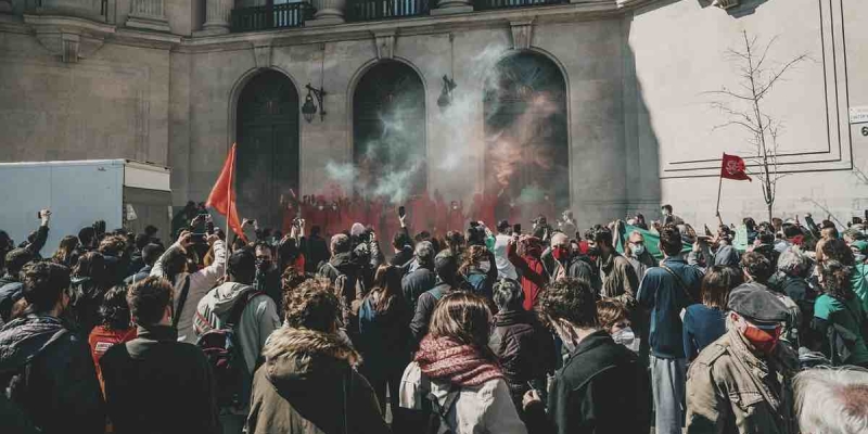 Ermenistan'da Halk Sokağa Döküldü! İtaatsizlik Eylemleri Başladı! 