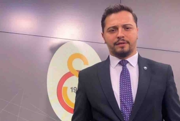 Ünlü TikTok Fenomeni Mehmet Osman Eda Sakız'ın Yanına Giderken Kaza Yaptı! 