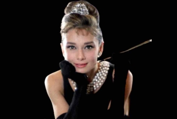 Audrey Hepburn'un Saç Topuzu Yeniden Moda Oldu!