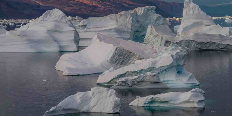 Grönland'da Yeni Ticaret! Binlerce Yıllık Buzullar Barlara Satılıyor! Duruma Tepki Var! 