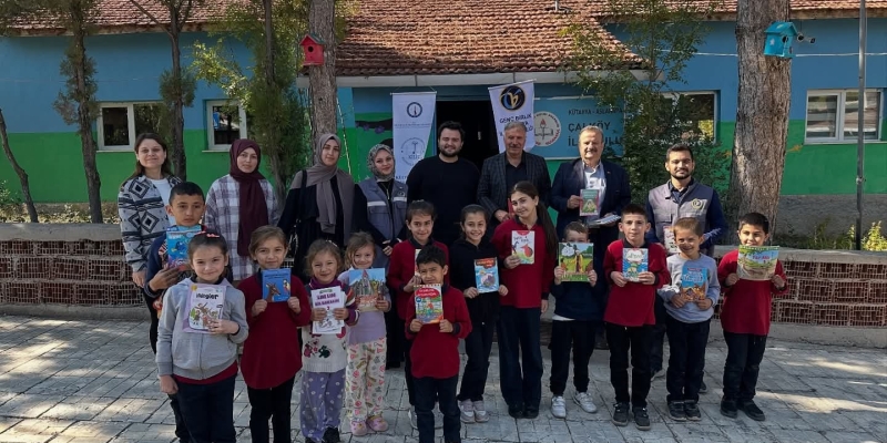 Kütahya’da anlamlı proje: 7 köy okuluna bin 700 kitaplık destek