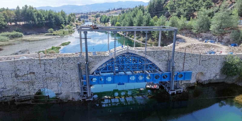 5 asırlık Ceyhan Köprüsü’nün restorasyonunda sona gelindi