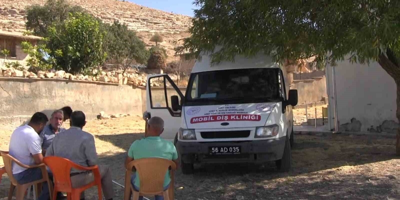 Siirt’te mobil diş kliniği ile hizmet köylülerin ayağına gidiyor