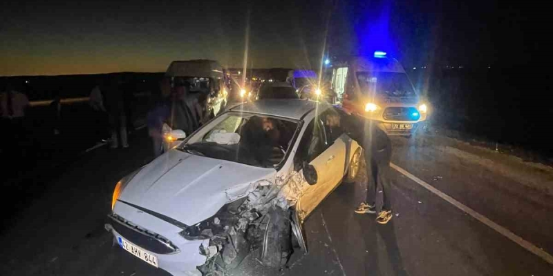 Batman’da iki araç kafa kafaya çarpıştı: 2 yaralı
