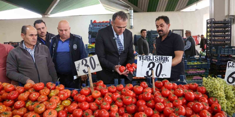 Meram Zabıtası, semt pazarlarını sıkı takipte