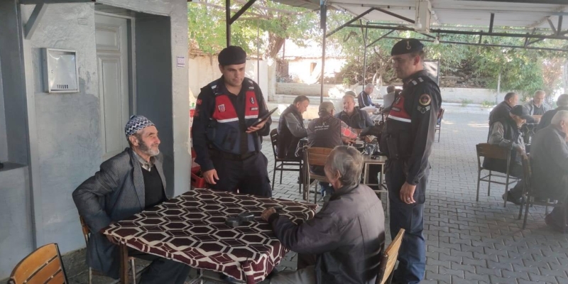 Jandarma ekipleri Karacasu’da halk sağlığı için sahada