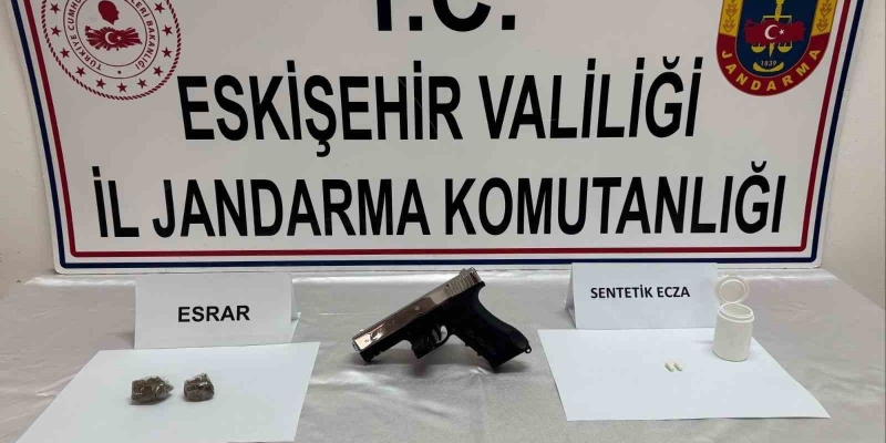 Uyuşturucu bulunduran şahıs jandarma tarafından yakalandı