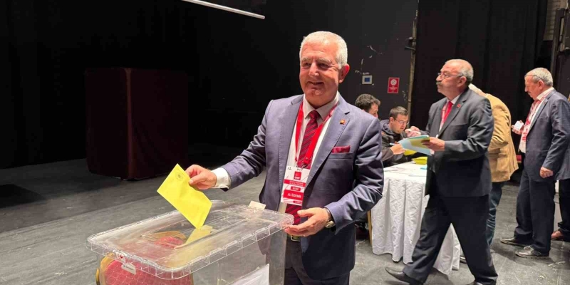CHP’de gergin kongre