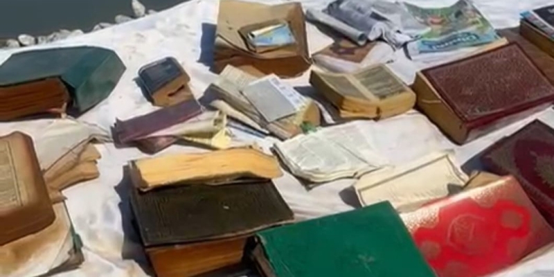 Batman Çayı kenarında çuval içinde çok sayıda dini kitap bulundu