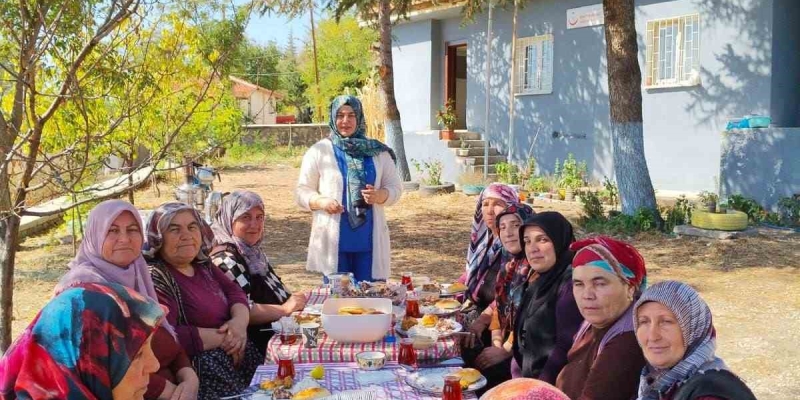 Hatice ebeden çay saatinde sağlık bilgilendirmesi