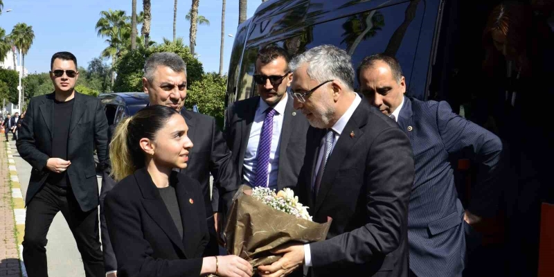 Bakan Işıkhan, Vali Toros ile görüştü