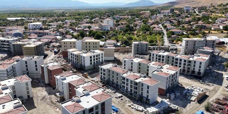 Malatya Akçadağ’da konut ve iş yeri inşaatlarında sona gelindi