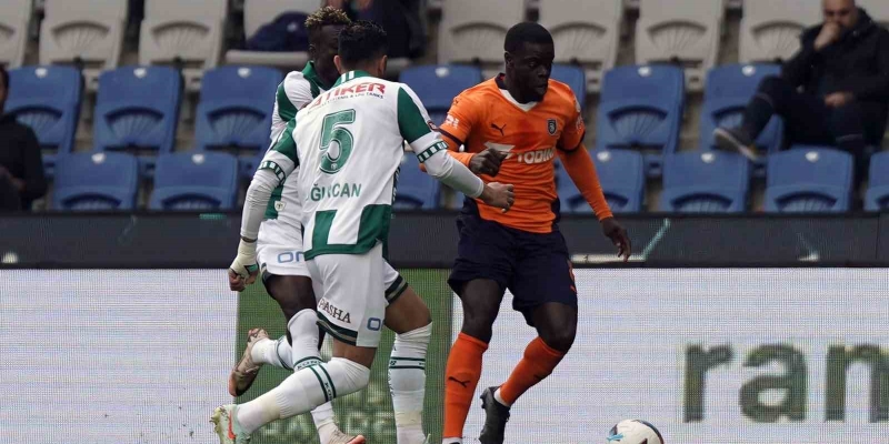 Trendyol Süper Lig: Başakşehir: 0 - Konyaspor: 0 (İlk yarı)