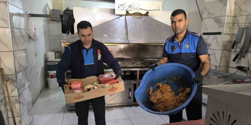 Şanlıurfa’da tarihi geçmiş 183 kilo tavuk eti imha edildi