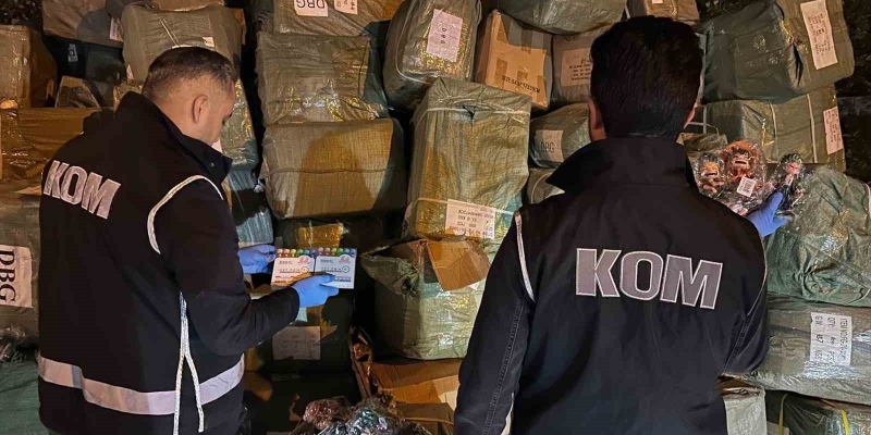 Ağrı’da 40 milyon liralık kaçak oyuncak ve kalem ele geçirildi