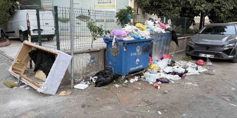 Seyhan’da çöp birikintileri oluştu