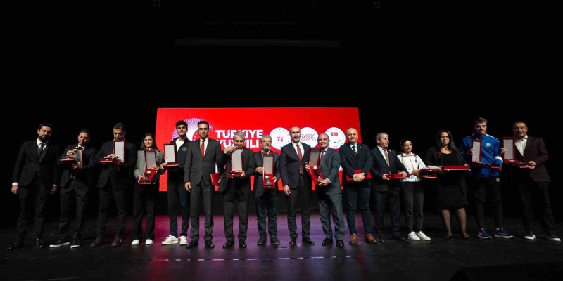 Anadolu Üniversitesi TÜSF tarafından ödüle layık görüldü