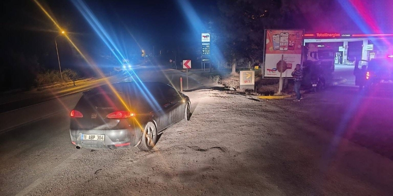 Otomobille motosiklet çarpıştı, 1 kişi yaralandı