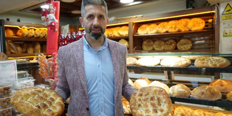 Kastamonu’da 3 metrelik Ramazan pidesi 600 liraya satıldı
