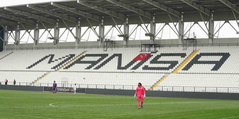 Manisa’da tribünler boş kaldı