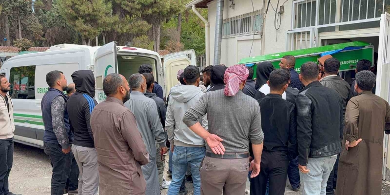 Parka giderken otomobilin çarptığı çocuk hayatını kaybetti