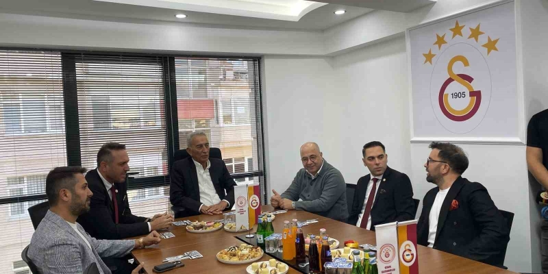 Adnan Polat, 1905 Kütahya Galatasaraylılar Derneği’nin açılışına katıldı