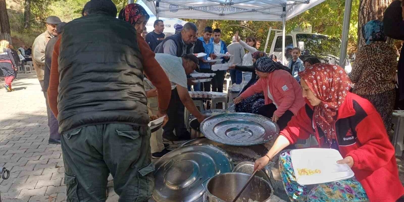 Edremit’in Dereli Mahallesi geleneksel köy hayrı gerçekleştirildi
