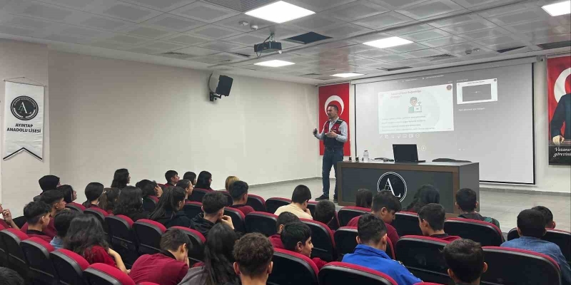 Jandarmadan öğrencilere siber güvenlik bilgilendirmesi